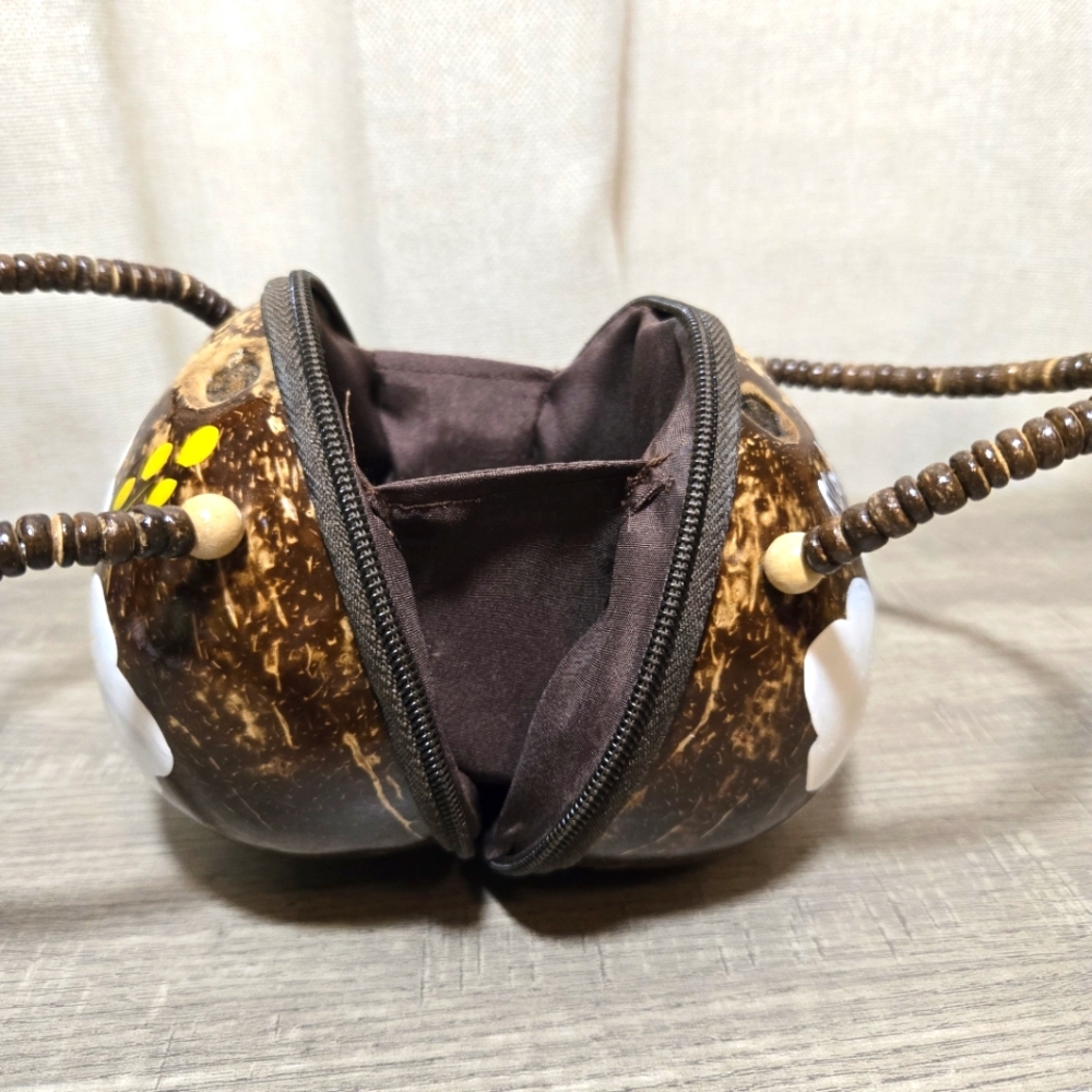 Coconut Shell Hawaiian Hand Painted Purse Yellow Hibiscus Small New - Picture 7 of 8